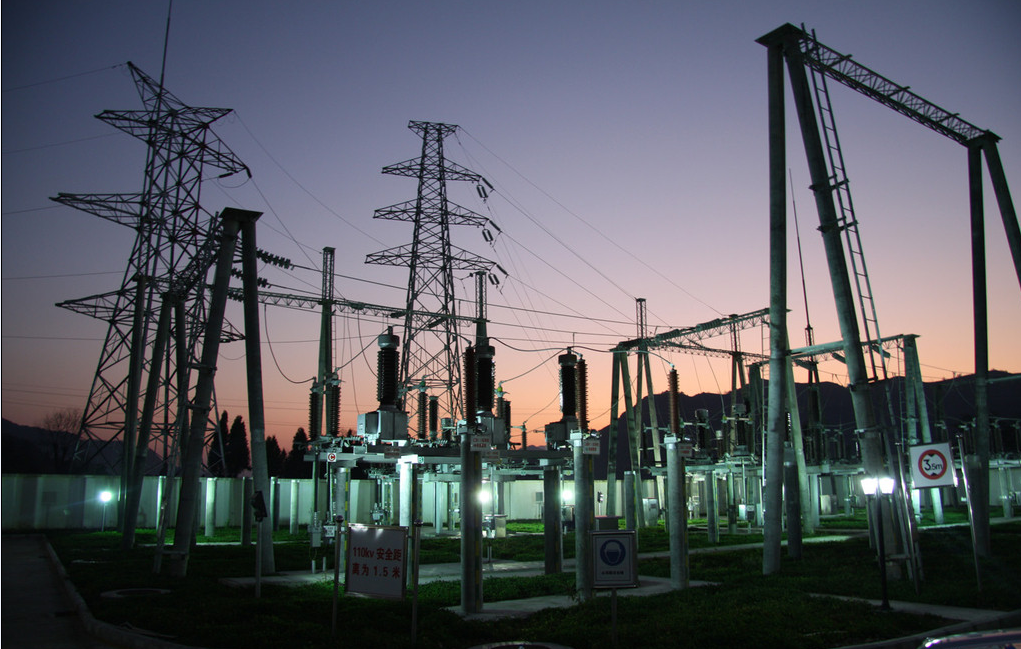 保定伊諾爾電氣出口印尼發(fā)電機(jī)中性點(diǎn)電阻柜順利發(fā)貨，將于13日抵達(dá)上海港進(jìn)倉裝船
