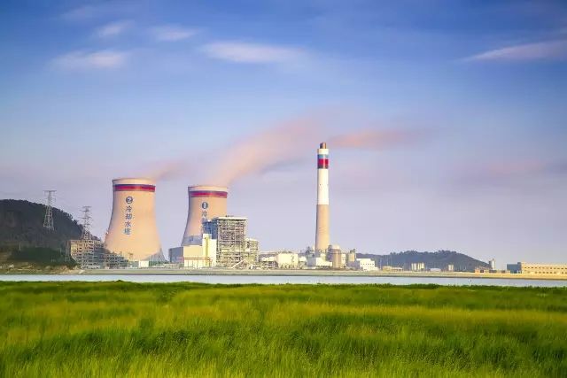 2015年4月17日---燃氣發(fā)電機組項目第七批中性點出線柜+中性點接地電阻柜發(fā)貨！